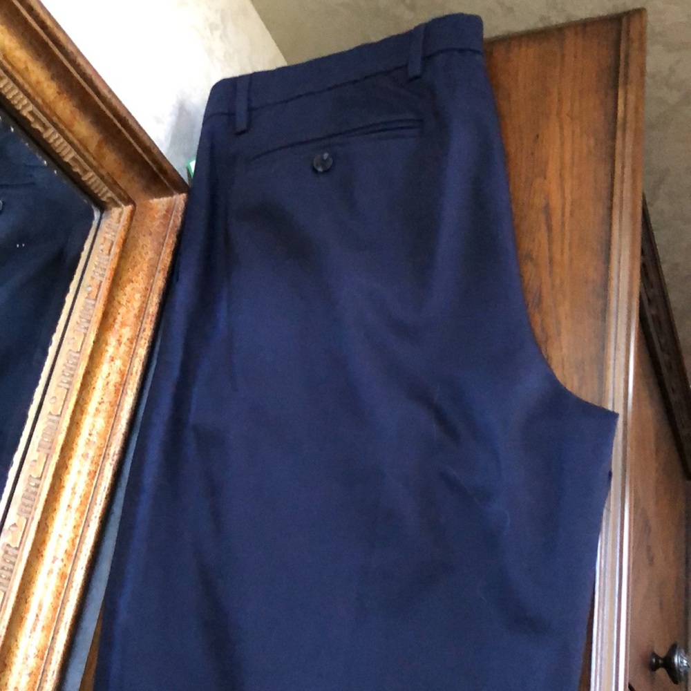 New Men’s Dockers Iron Free Khakis. Sz 38 x 32.  Classic fit pleated. Navy blue. - Picture 5 of 15